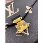 Louis Vuitton  M45773